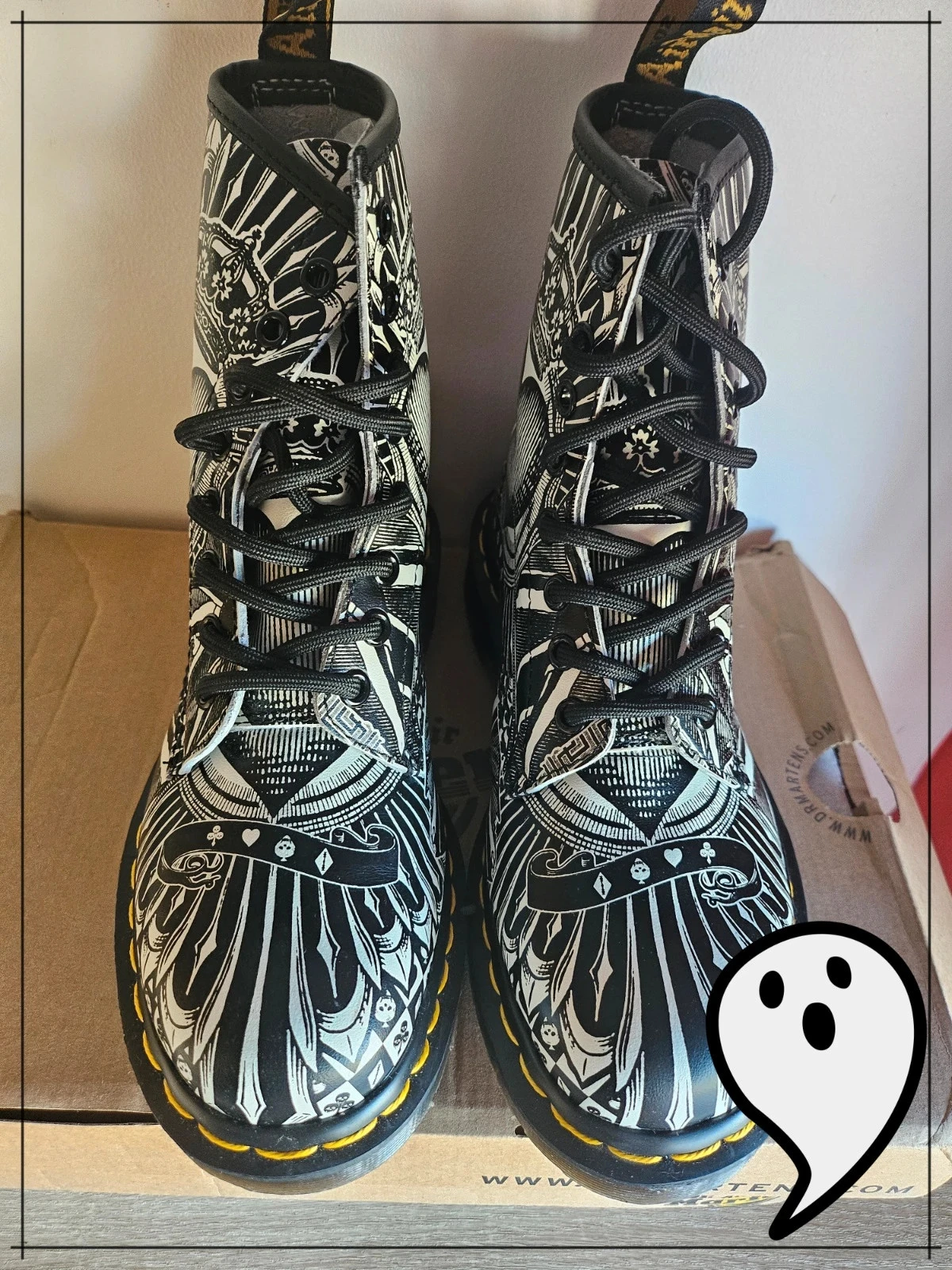 Magnifique Dr. Martens 1460 – Playing Card Backhand (Core Print) rock metal gothic – photo 3